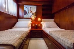 
										Spertini Alalunga Navetta full									